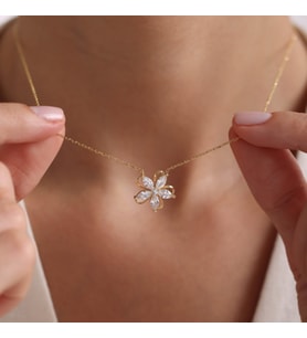 925 Ayar Gümüş Gold Kaplama Kamelya Çiçeği Model Kolye