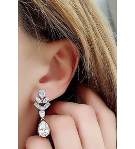 Sky Diamond Taşlı 925ayar Gümüş Şık Tasarım Küpe