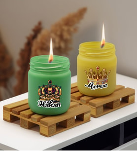 BK Gift Kişiye Özel DTF Kral ve Kraliçe Tacı 2’li Yeşil ve Sarı Renkli Cam Kavanozda Kokulu Mum-1, Arkadaşa Hediye, Sevgiliye Hediye