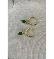 Kadın Gold Renk Kalpli Zirkon Taşlı Minimal Küpe (Yeşil)