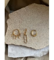 Altın Renkli Taşlı Oval Üçlü Küpe