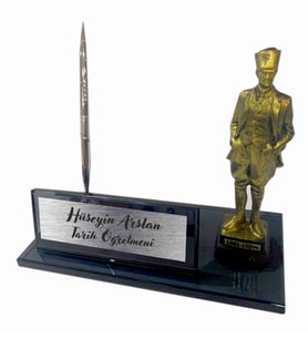 ÖĞRETMENLER GÜNÜ HEDİYESİ kristal masa isimliği Atatürk biblolu
