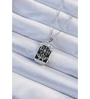 316L Çelik Zincir Gümüş Renk İşlemeli Siyah Mineli Tarot Kolye TJ-BKO9237