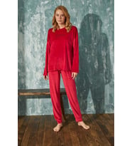 Kadın 13110-7 Önü Yazılı Kadife Pijama Takımı