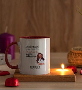Kişiye Özel Alışıkın Değilsindir Tasarım Esprili Ahşap Altlıklı Mumlu Kırmızı Kupa