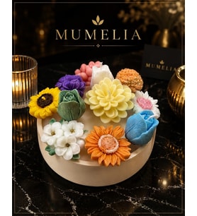 Mumelia Renkli Çiçekler - Doğal Soya Mum Aranjmanı