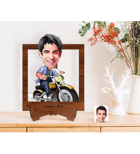 BK Gift Kişiye Özel Erkek Motorcu Karikatürlü Ahşap Standlı 3D Biblo-1 (Beyaz)