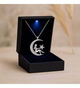 Işıklı Kutuda Ay Perisi Gümüş Kolye