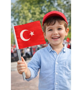 50’li Plastik Sopalı Alpaka Bez Türk Bayrağı 20x30 cm – Okul ve 23 Nisan Kutlamaları İçin (Kırmızı-Beyaz)