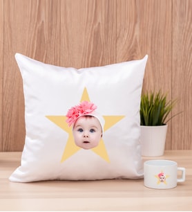 Kişiye Özel Pembe Yıldız Kafa Fotoğraflı Kare Yastık ve Fincan