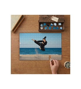 Sahilde Tekvando Yapan Kadın Tasarımı 240 parça Ahşap Puzzle Ahşap Kutuda MP00123