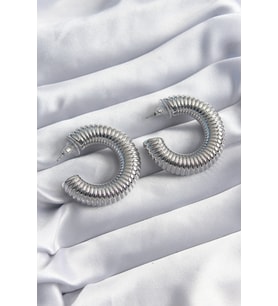 Pirinç Gümüş Renk İşleme Halka Model Kadın Küpe TJ-BKP8243