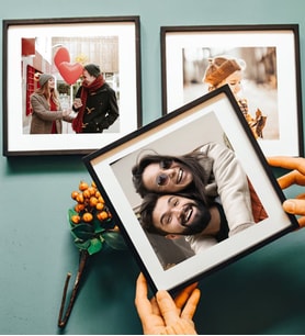 Kişiye Özel Özel Yapışkanlı 3 Adet Sök Tak Paspartulu Duvar Çerçevesi Fotoğraflı Çerçeve