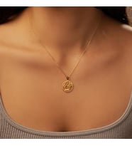Kişiye Özel 925 Ayar Gümüş Şık Fotoğrafçı Kız Kolye (Gold)