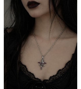 Gotik Yılan Kafatası Figürlü Pembe Detaylı Metal Kolye Unisex