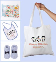 eJOYA Bebeklere Özel Çantasında Kişiye Özel Battaniye Önlük Ve Patik Bebek Hediye Seti 109889 (Mavi)