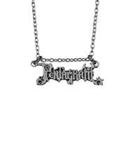 Pentagram Kolye – 60 cm Antik Gümüş Kaplama Zincirli, Metal Rock Aksesuarı (Unisex)