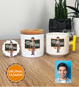 Kişiye Özel Karikatürlü Sınıf Öğretmeni Hediye Seti T Kupa, Kalemlik, Anahtarlık Erkek Sınıf Öğretmenine Öğretmenler Günü Hediyesi (Sarı)