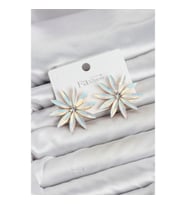 Mey İthalat® Beyaz Renk Kristal Taşlı Lotus Model Kadın Küpe