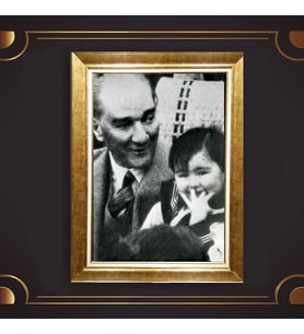 Altın Varaklı Çerçeveli Paspartulu Atatürk Tablo nl02A354 (Gold)