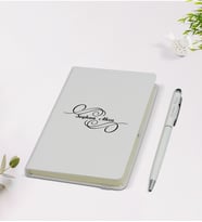 BK Gift Kişiye Özel İsimli 9x14cm Beyaz Defter ve Kalem Hediye Seti - Model 3