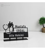 Aile Hekimi Masaüstü İsimlik - Metal Masa İsimliği - Kişiye Özel Doktor İsimlik (Siyah)