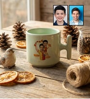 Kişiye Özel Karikatürlü Sarı Kırmızı Taraftar Baba Oğul T Pastel Kupa Babalar Günü Hediyesi