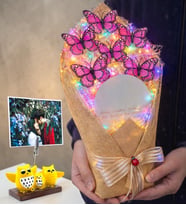 Kişiye Özel Baykuş Fotoğraflı Renkli Led Işıklı Aynalı Büyük Boy Kelebek Buketi (Pembe)