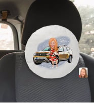 BK Gift Kişiye Özel Plakalı Kadın Dacia Duster Karikatürlü Yuvarlak Araç Koltuk Yastığı-1