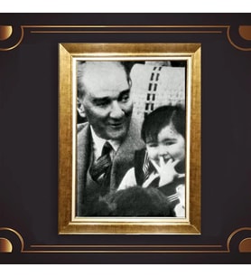 Özel Seri Paspartulu Çerçeveli Atatürk Tablo l82 (Gold)