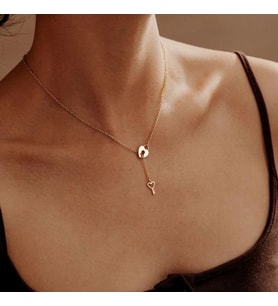 Kişiye Özel 925 Ayar Gümüş Sallantılı Kalp Anahtar Model Kolye (Gold)