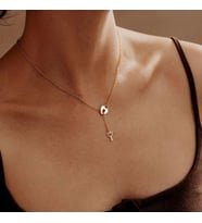 Kişiye Özel 925 Ayar Gümüş Sallantılı Kalp Anahtar Model Kolye (Gold)