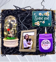 Kişiye Özel Fotoğraflı Hediye Seti & Işıklı Tatlı Pandalı Fanus & Kokulu Mor Mum