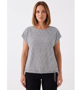 Kadın Siyah-Beyaz Desenli Kısa Kollu T-Shirt