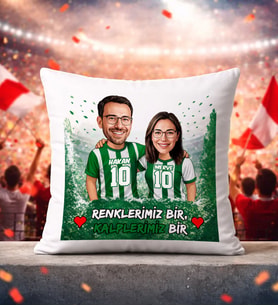 BK Gift Kişiye Özel İsimli Yeşil-Beyaz Sevgili Karikatürlü Beyaz Kırlent Yastık - Doğum Günü Hediyesi, Taraftar Hediyesi