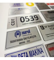 Metal levha baskı, etiket baskı, logo etiket baskı, işyeri logo baskı, logo etiket baskı