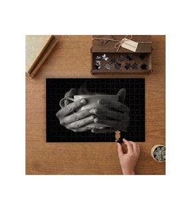 Kahve Fincanı Tutan Eller Tasarımı 240 parça Ahşap Puzzle Ahşap Kutuda MP03204