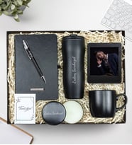 Kişiye Özel Klasik Model 400 ML Siyah Çelik Termos & Siyah Defter & Gümüş Renk Detaylı Siyah Tükenmez Kalem & Siyah Mat Kupa & Siyah İnstagram Çerçeve & Siyah Metal Kutulu Mum Hediye Seti