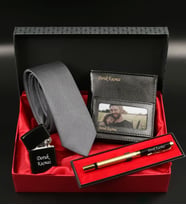 Babalar Gününe Özel Kişiye Özel Kutuda Siyah Zippo Çakmak& Siyah/Gold Roller Kalem& Siyah Cüzdan& Fotoğraflı Siyah Mekanizmalı Kartlık& Gri Kravat Hediye Seti