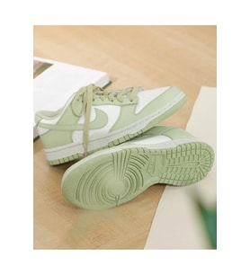 Nike Dunk Low "Green" Sneaker -