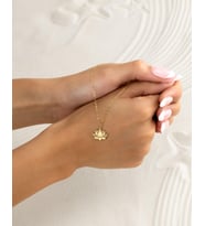 Kişiye Özel 925 Ayar Gümüş Minimal Tasarım Lotus Çiçek Kolye (Gold)