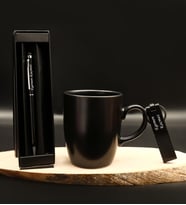 Kişiye Özel Siyah Touchpen& Siyah Mat Kupa& Siyah Anahtarlık Hediye Seti
