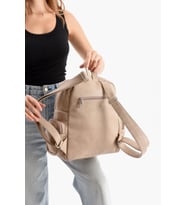 Suni Deri Kadın Sırt Çantası 38*28 Cm Mega Bag Günlük Kullanıma Uygun Çok Cepli İçi Astarlı (Krem)