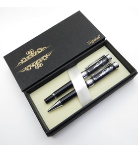 Signator® S319 Antik Figür Kabartmalı Kalem Seti - Dolma Kalem + Tükenmez Kalem  İsme Özel Kalem  Hediyelik Kalem (Karışık)