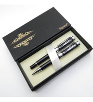 Signator® S319 Antik Figür Kabartmalı Kalem Seti - Dolma Kalem + Tükenmez Kalem  İsme Özel Kalem  Hediyelik Kalem (Karışık)