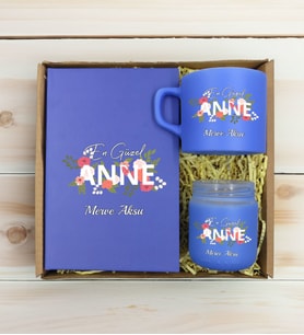 BK Gift Kişiye Özel İsimli DTF Anne Temalı Mavi Defter & Kahve Fincanı & Mum Hediye Seti-1, Anneye Hediye, Anneler Günü Hediyesi
