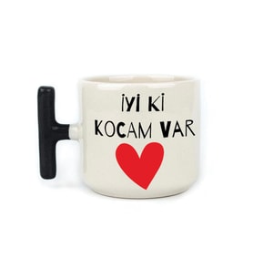 İyi Ki Kocam Var Baskılı Siyah Kulplu T Sevgililer Günü Kupası