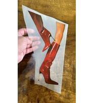ÜTÜ İLE YAPIŞAN KIRMIZI ÇİZMELİ TRANSFER BASKI ARMA TİŞÖRT BASKI 24X16 CM