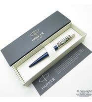 Parker Sanatsal Çizimli Tükenmez Kalem  Benzersiz üründür. Yalnızca bir adet bulunmaktadır (Karışık)