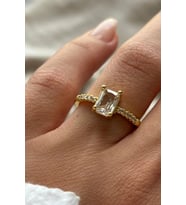 Lustre Klasik Baget Kesim Taşlı Sıra Bant Tek Taş Ayarlanabilir Kadın Yüzük